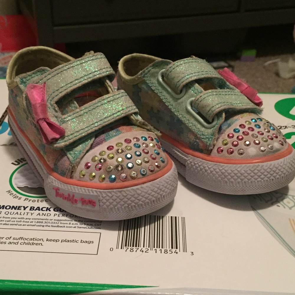 Twinkle toes light up shoes